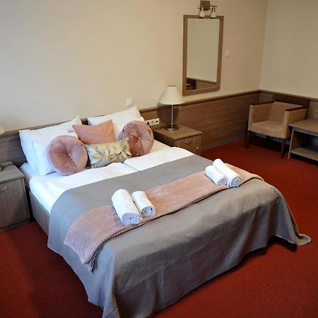 Hotel Harom Gunar Kecskemét المظهر الخارجي الصورة