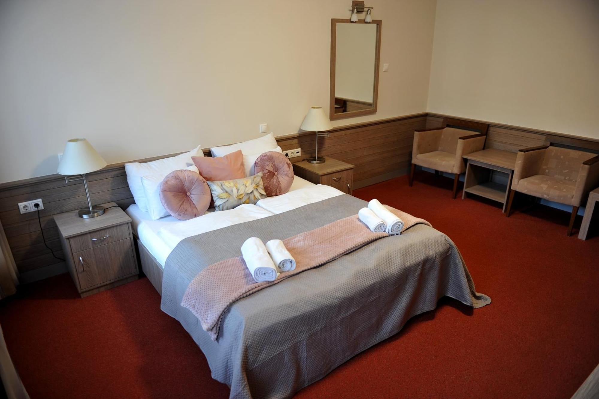 Hotel Harom Gunar Kecskemét المظهر الخارجي الصورة